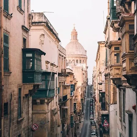 Luxury Charm, Sea-side, Pool Table By Haven & Keys Malta Апартаменты