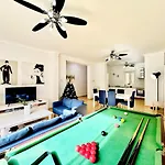 Luxury Charm - Sea Side - Pool Table *