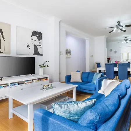 Luxury Charm - Sea Side - Pool Table Appartement *