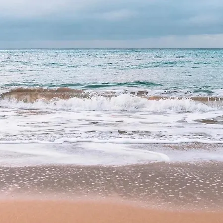 Luxury Charm, Sea-side, Pool Table By Haven & Keys Malta Apartmán *