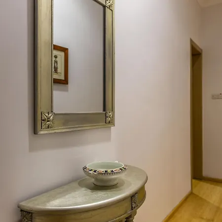 Luxury Charm - Sea Side - Pool Table Sliema