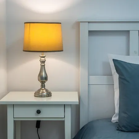 Luxury Charm, Sea-side, Pool Table By Haven & Keys Malta Apartmán *