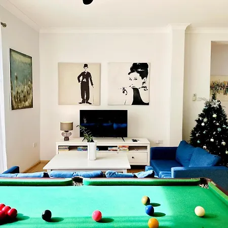 Luxury Charm, Sea-side, Pool Table Apartment Sliema
