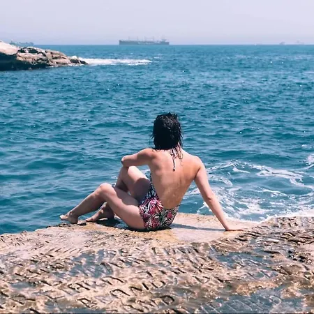 Luxury Charm, Sea-side, Pool Table By Haven & Keys Malta Daire