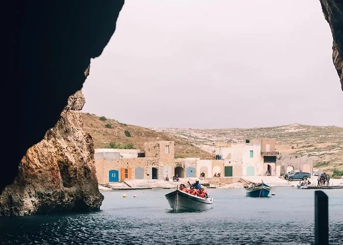 Appartement Luxury Charm, Sea-side, Pool Table By Haven & Keys Malta *